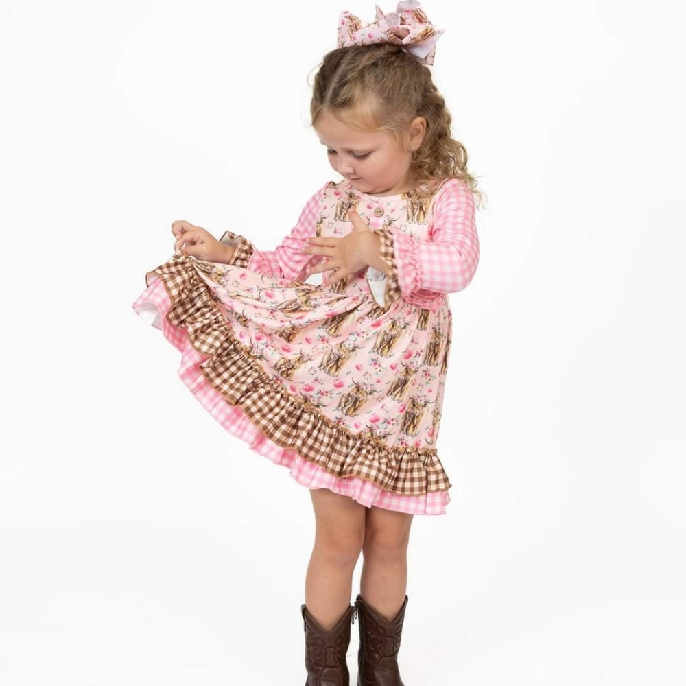 Cows & Roses - Picture 2 of 4